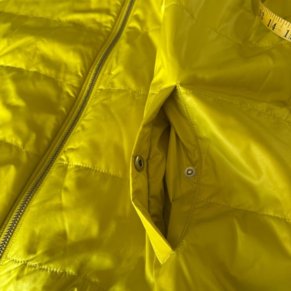 Banana Republic vest, size large - Picture 12 of 13